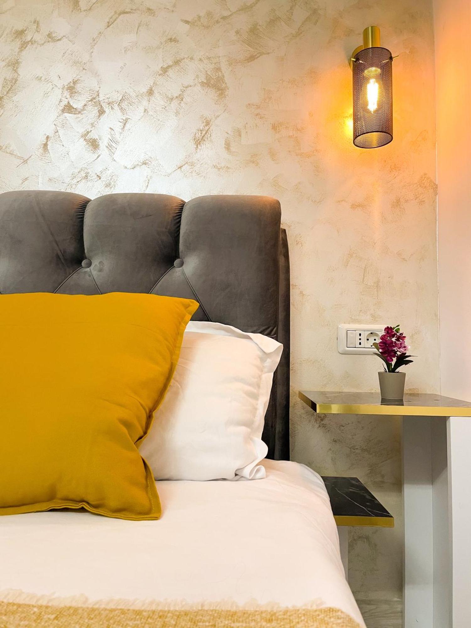 Metropolis Elegance Apartment *